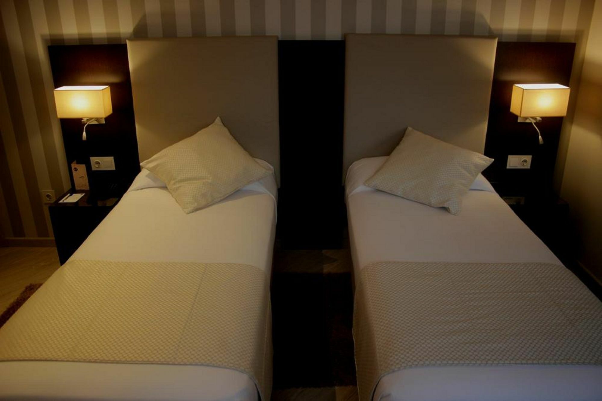 Az Hotels Зеральда Екстер'єр фото