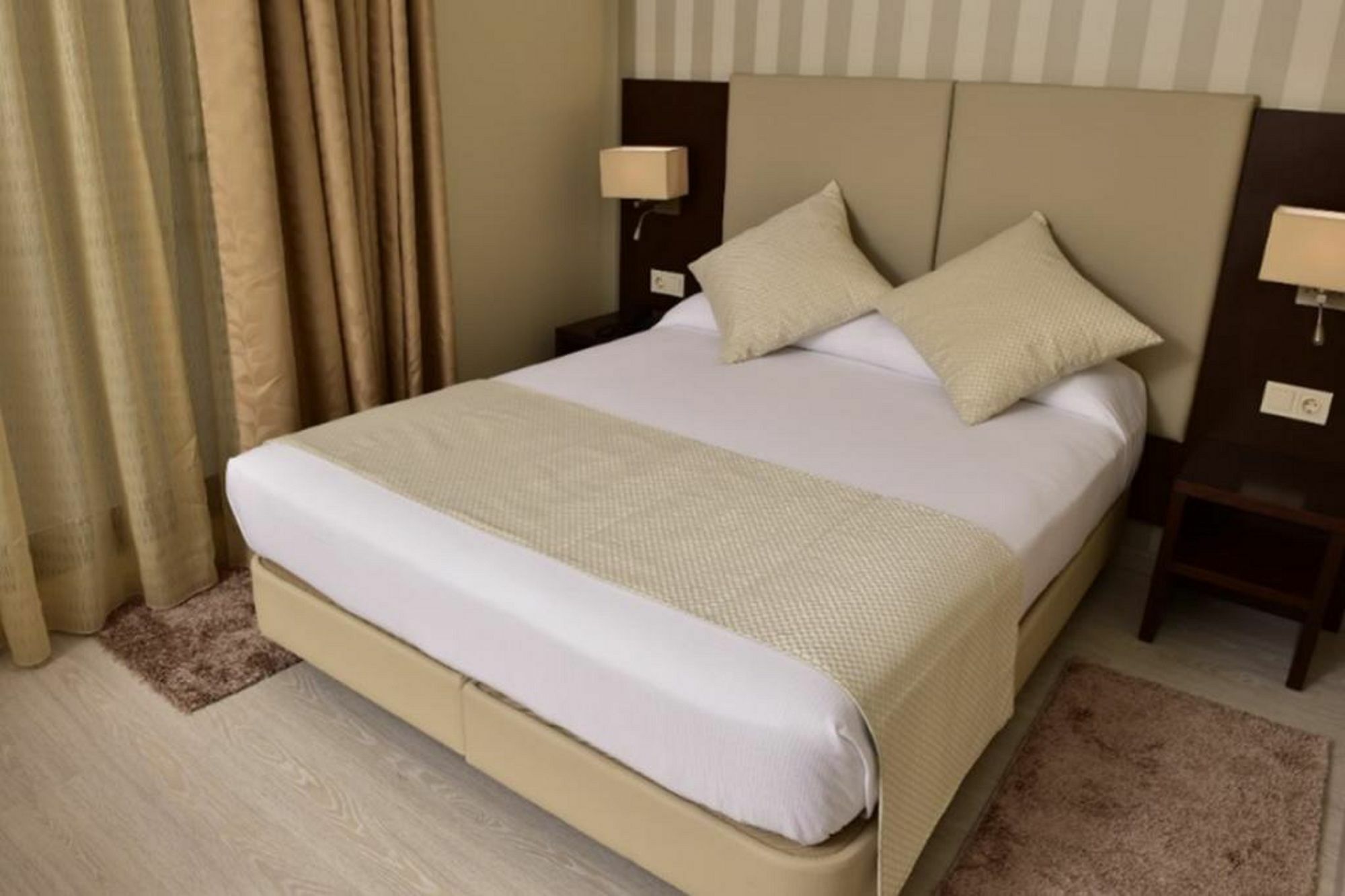 Az Hotels Зеральда Екстер'єр фото
