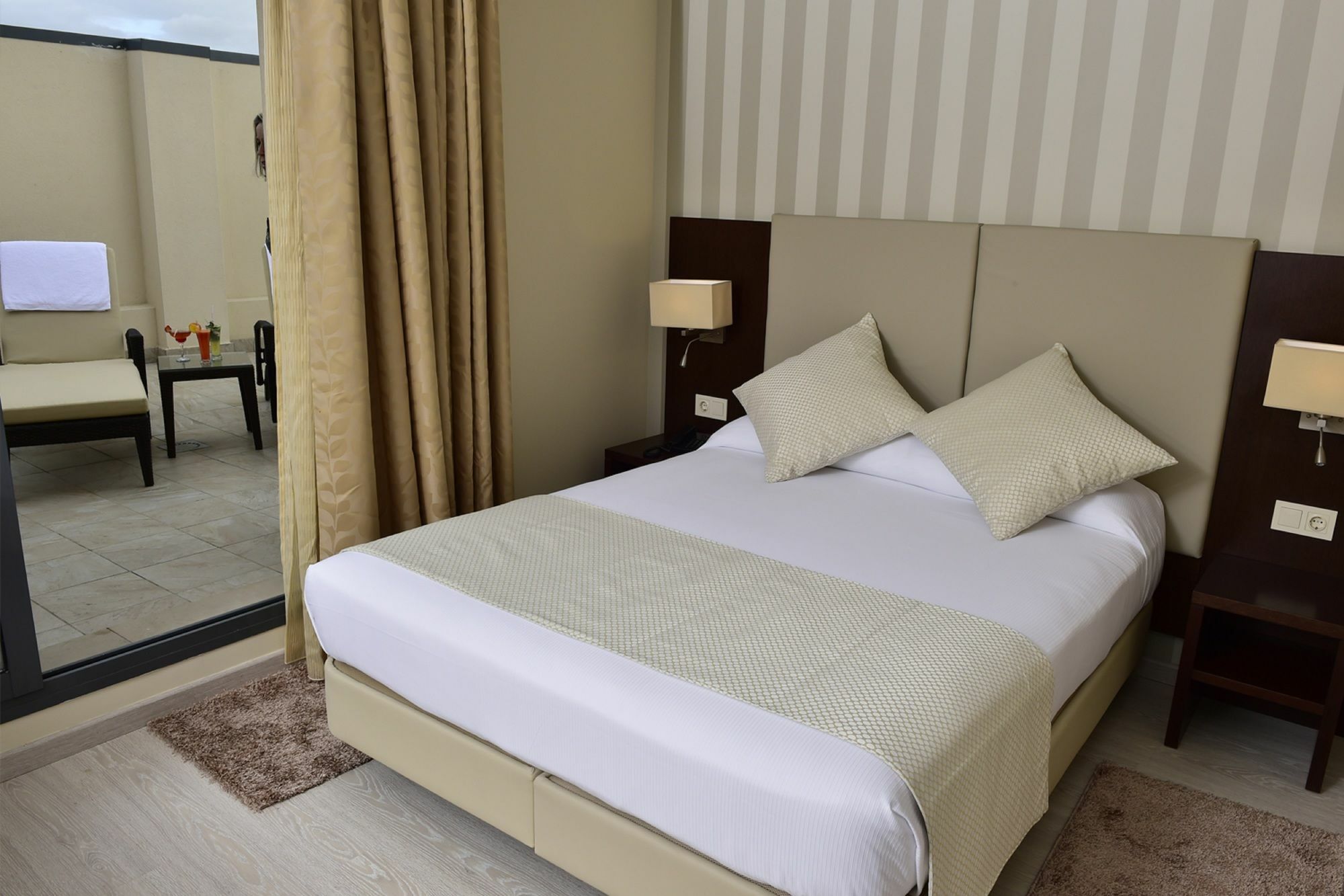Az Hotels Зеральда Екстер'єр фото